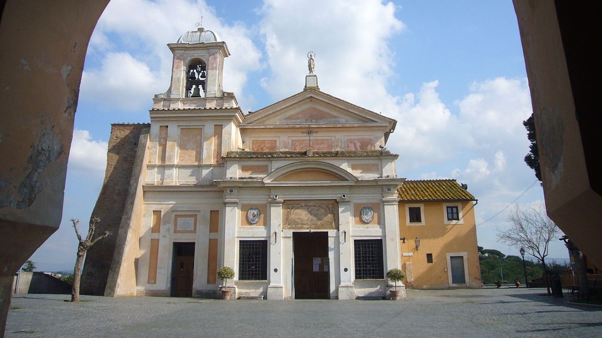 Santuario Della Madonna Del Divino Amore Santuario della Madonna del Divino Amore | Turismo Roma